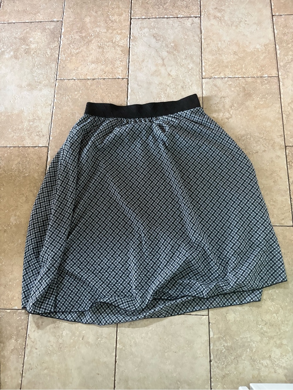 LuLaRoe Black and Gray Geo-Print Skater Skirt